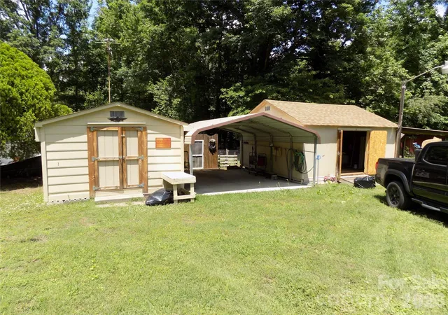 Homes for sale in Cherryville, NC | 704 Craig St, Cherryville, NC 28021 | MLS# 4394115