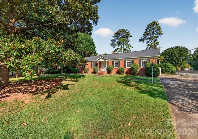 Photo 3 of Single family home for sale at 1100 Turnbridge Rd, Charlotte, NC 28226 | MLS# 4394163 | Listing updated on 2026-10-01
