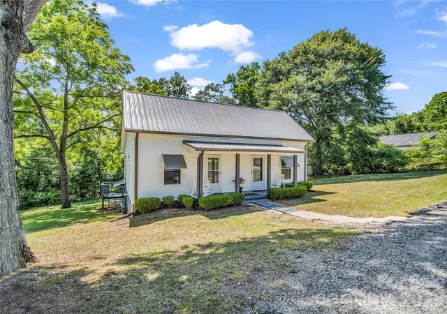 Homes for sale in Ellenboro, NC | 193 Middle St, Ellenboro, NC 28040 | MLS# 4394171