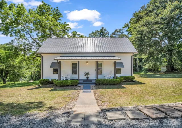 Homes for sale in Ellenboro, NC | 193 Middle St, Ellenboro, NC 28040 | MLS# 4394171