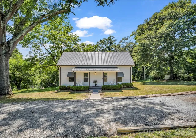 3rd image of 193 Middle St, Ellenboro, NC 28040 | MLS# 4394171