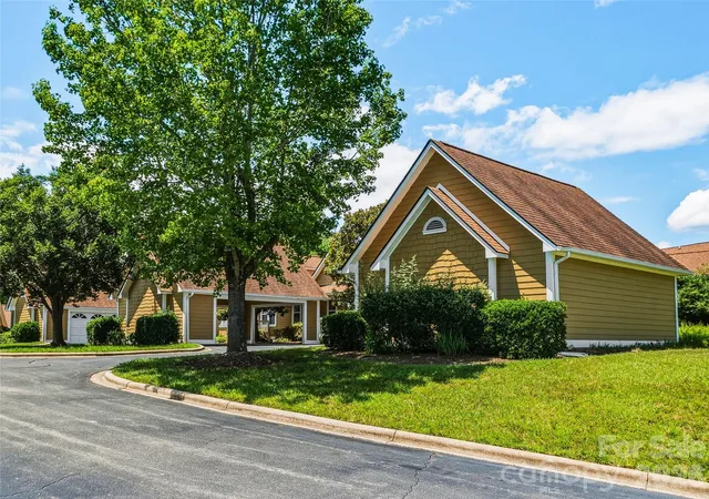 2nd image of 102 Rough Point Ct, Asheville, NC 28806 | MLS# 4394205