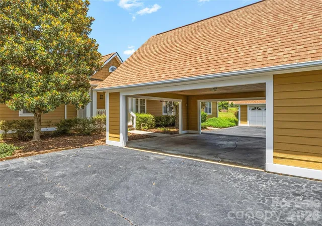 4th image of 102 Rough Point Ct, Asheville, NC 28806 | MLS# 4394205