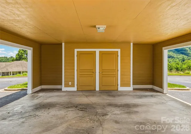 5th image of 102 Rough Point Ct, Asheville, NC 28806 | MLS# 4394205