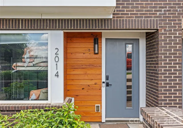 Photo 2 of Townhouse for sale at 2014 Bryant Park Dr, Charlotte, NC 28208 | MLS# 4394219 | Listing updated on 2026-07-09