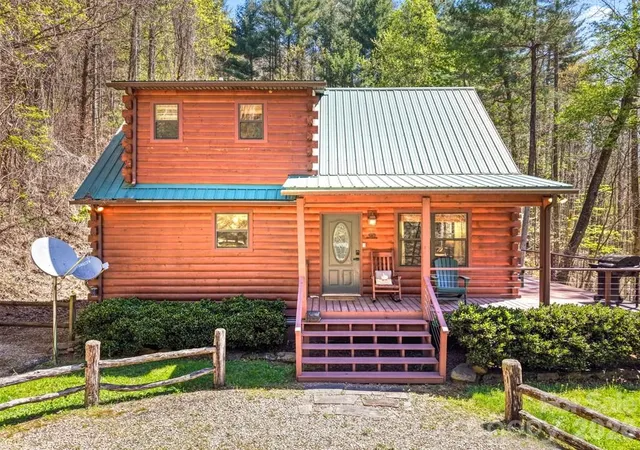 Homes for sale in Bryson City, NC | 210 Chickadee Dr, Bryson City, NC 28713 | MLS# 4394227