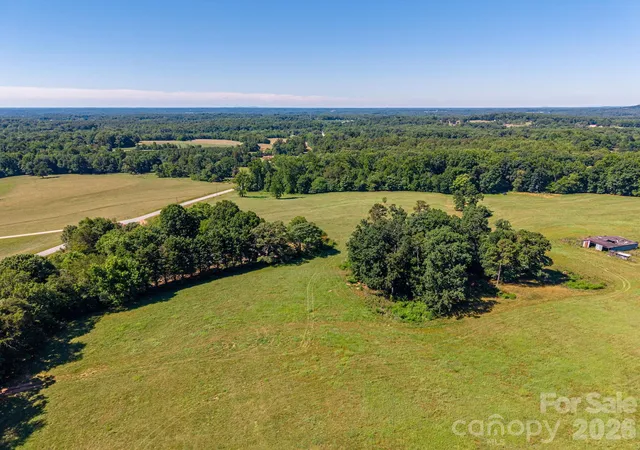 Photo 3 of Sale Pending at 4691 Wilkesboro Hwy, Statesville, NC 28625 | MLS# 4394237 | Listing updated on 2026-09-17