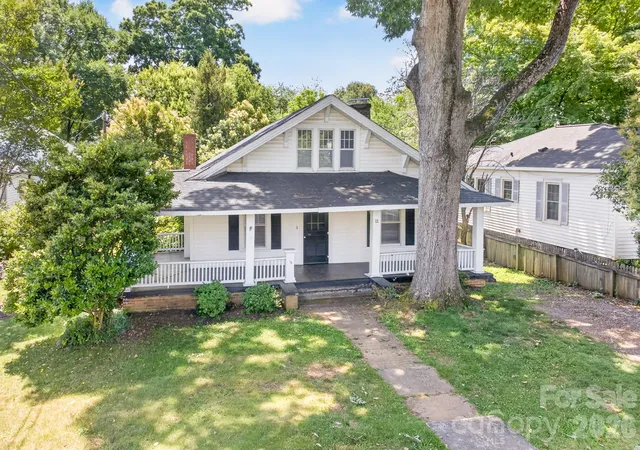 Photo 1 of Single family home for sale at 11 Cedar St, Belmont, NC 28012 | MLS# 4394250 | Listing updated on 2026-08-27