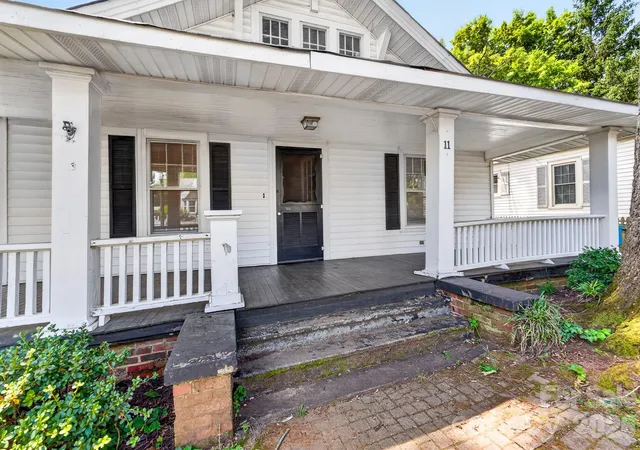 Photo 3 of Single family home for sale at 11 Cedar St, Belmont, NC 28012 | MLS# 4394250 | Listing updated on 2026-08-27