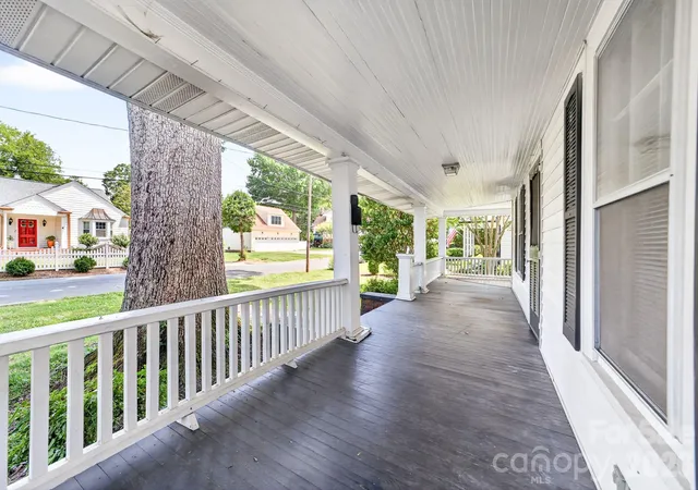 Photo 4 of Single family home for sale at 11 Cedar St, Belmont, NC 28012 | MLS# 4394250 | Listing updated on 2026-08-27