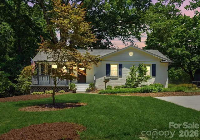 Photo 1 of Single family home for sale at 6819 Woodstock Dr, Charlotte, NC 28210 | MLS# 4394251 | Listing updated on 2026-09-27