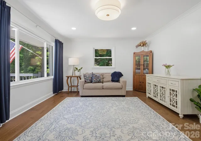 Photo 4 of Single family home for sale at 6819 Woodstock Dr, Charlotte, NC 28210 | MLS# 4394251 | Listing updated on 2026-10-09