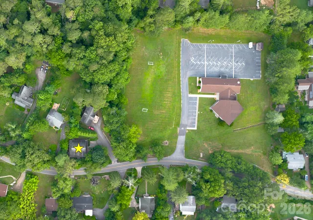 Photo 2 of Single family home for sale at 340 Old Haw Crk Rd, Asheville, NC 28805 | MLS# 4394261 | Listing updated on 2026-09-24