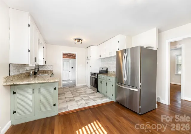 2nd image of 1355 Leheigh Ct, Winston Salem, NC 27103 | MLS# 4394268