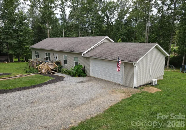 2nd image of 51 Hermit Springs Trl, Hendersonville, NC 28739 | MLS# 4394272