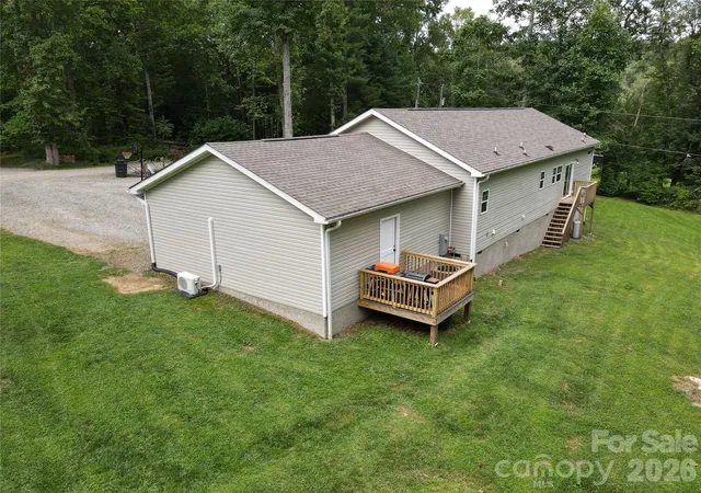 3rd image of 51 Hermit Springs Trl, Hendersonville, NC 28739 | MLS# 4394272