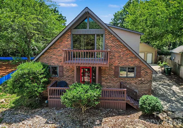 1st image of 21021 Entrada Dr, Cornelius, NC 28031 | MLS# 4394274
