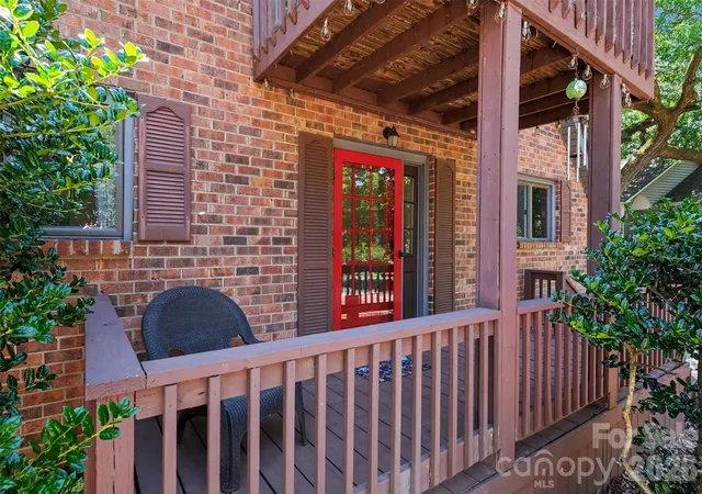 2nd image of 21021 Entrada Dr, Cornelius, NC 28031 | MLS# 4394274