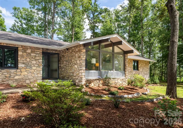 Photo 1 of Single family home for sale at 24 Amherst Rd, Asheville, NC 28803 | MLS# 4394304 | Listing updated on 2026-09-03