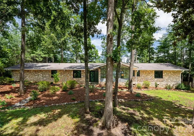 Photo 3 of Single family home for sale at 24 Amherst Rd, Asheville, NC 28803 | MLS# 4394304 | Listing updated on 2026-09-03
