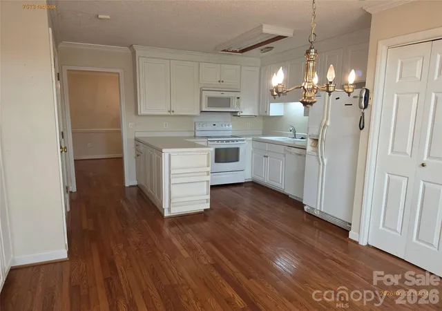 Photo 3 of Townhouse for sale at 7513 Red Oak Ln, Charlotte, NC 28226 | MLS# 4394321 | Listing updated on 2026-09-30