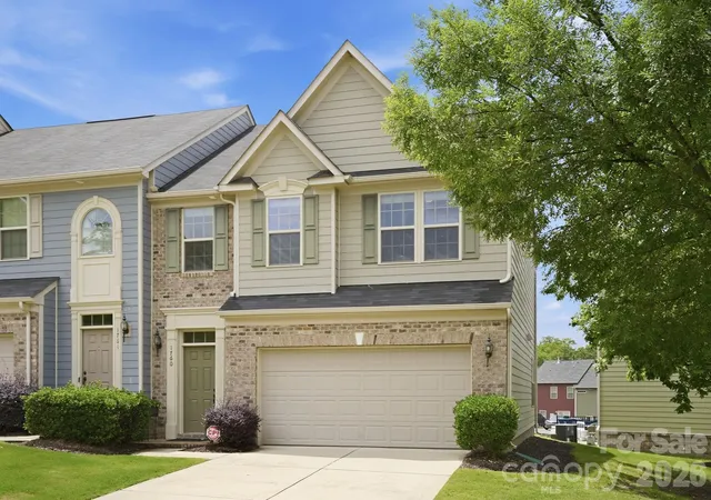 Photo 3 of Townhouse for sale at 1760 Evergreen Dr, Charlotte, NC 28208 | MLS# 4394330 | Listing updated on 2026-08-28