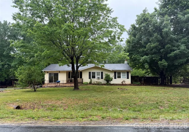 Homes for sale in Nebo, NC | 2723 Tatertown Loop, Nebo, NC 28761 | MLS# 4394345