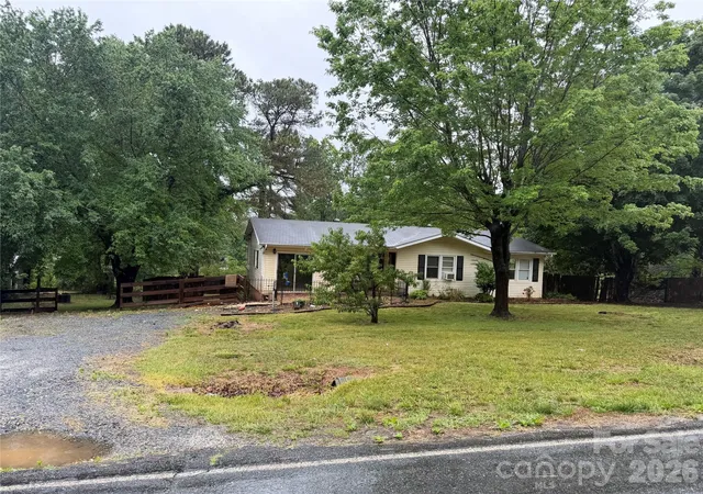 Homes for sale in Nebo, NC | 2723 Tatertown Loop, Nebo, NC 28761 | MLS# 4394345