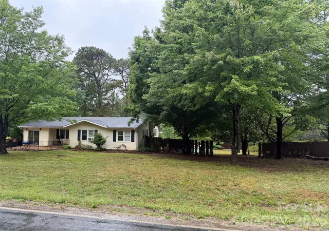 Homes for sale in Nebo, NC | 2723 Tatertown Loop, Nebo, NC 28761 | MLS# 4394345