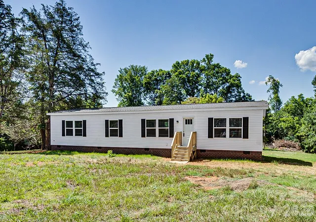Photo 2 of Single family home for sale at 1848 Brittany Trl #116, Pleasant Garden, NC 27313 | MLS# 4394357 | Listing updated on 2026-07-24