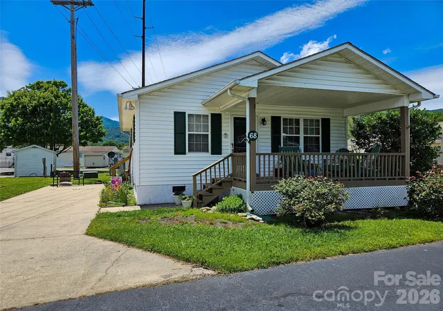 Homes for sale in Waynesville, NC | 68 Strollers Ln, Waynesville, NC 28785 | MLS# 4394372
