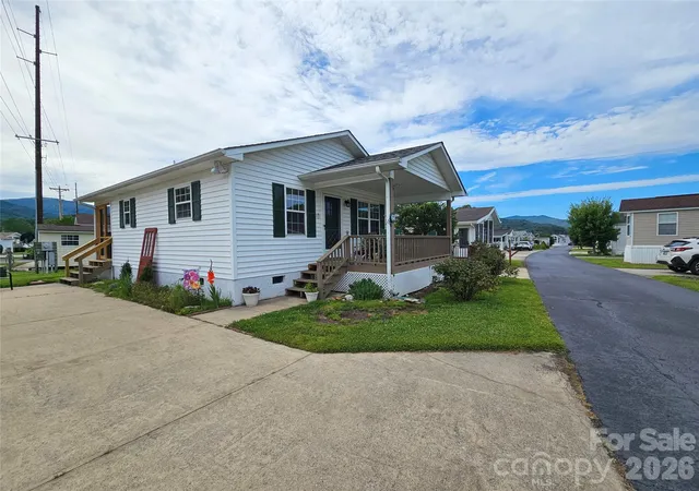 Homes for sale in Waynesville, NC | 68 Strollers Ln, Waynesville, NC 28785 | MLS# 4394372