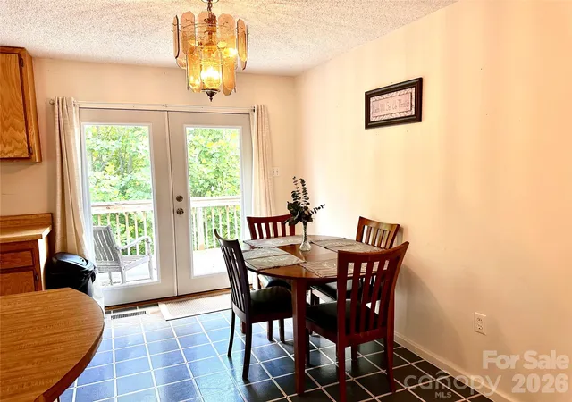 Photo 5 of House for sale at 422 US Hwy 19e, Spruce Pine, NC 28777 | MLS# 4394391 | Listing updated on 2026-08-15
