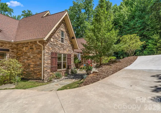 5th image of 1313 High Trail Dr, Nebo, NC 28761 | MLS# 4394395