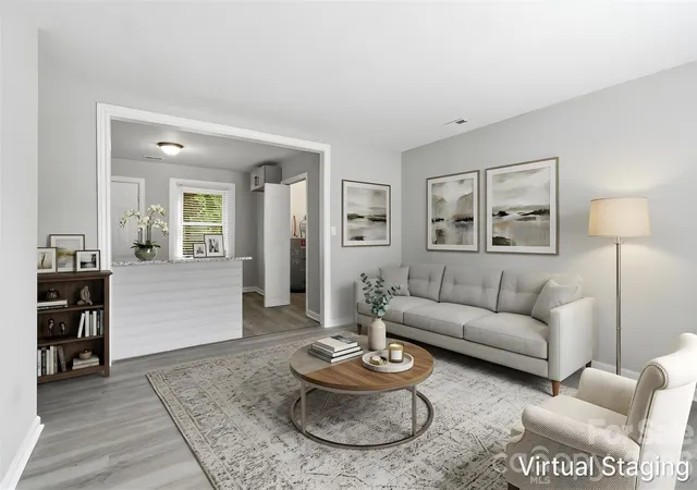 Photo 2 of Single family home for sale at 2725 Thornton Rd, Charlotte, NC 28208 | MLS# 4394412 | Listing updated on 2026-08-28