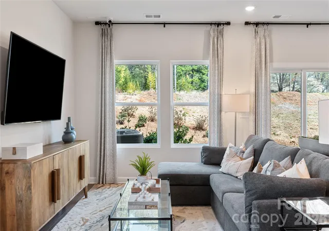 5th image of 9017 Foggy Brook Ct, Charlotte, NC 28216 | MLS# 4394439