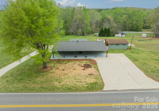 Photo 1 of Single family home for sale at 1410 Mays Chapel Church Rd, Newton, NC 28658 | MLS# 4394450 | Listing updated on 2026-10-03