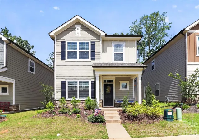 Photo 2 of Single family home for sale at 9134 Ramsford Ct, Charlotte, NC 28227 | MLS# 4394470 | Listing updated on 2026-09-28