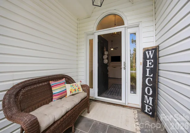 2nd image of 21126 Townwood Dr, Cornelius, NC 28031 | MLS# 4394472
