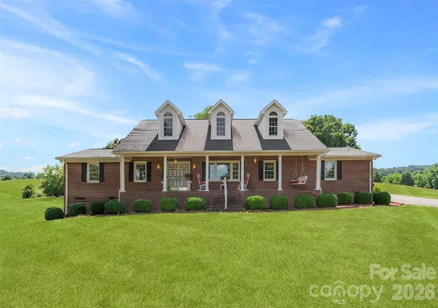 Photo 1 of Single family home for sale at 462 Patrick Rd, Gastonia, NC 28056 | MLS# 4394520 | Listing updated on 2026-09-30