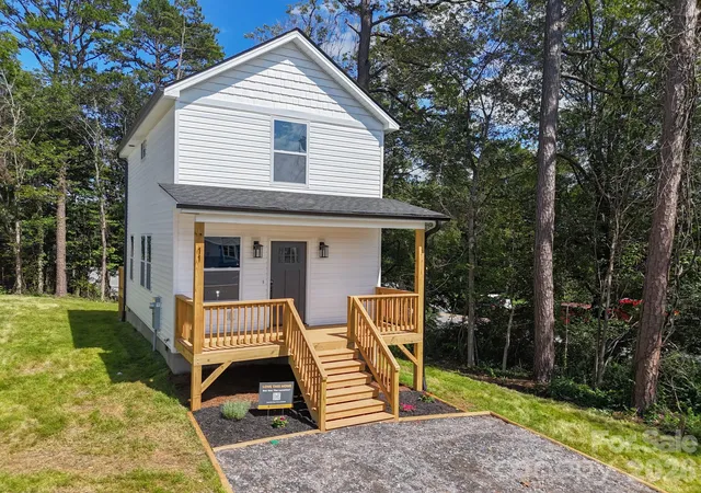 1st image of 11 Baldwin St, Asheville, NC 28803 | MLS# 4394523