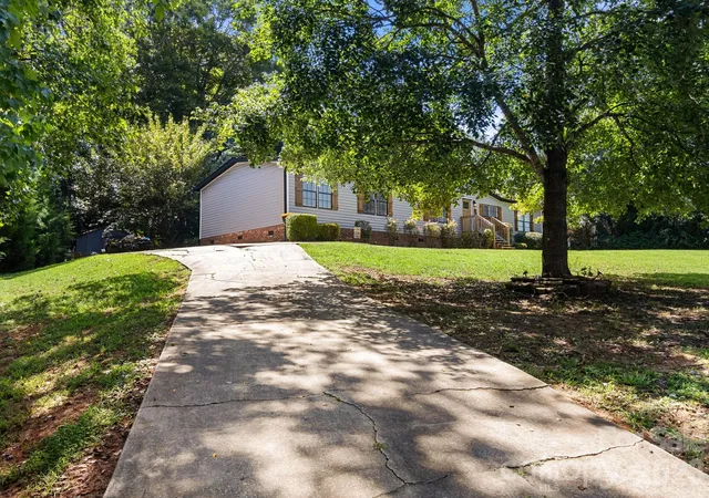 3rd image of 824 Joseph Antoon Cir, Stanley, NC 28164 | MLS# 4394532