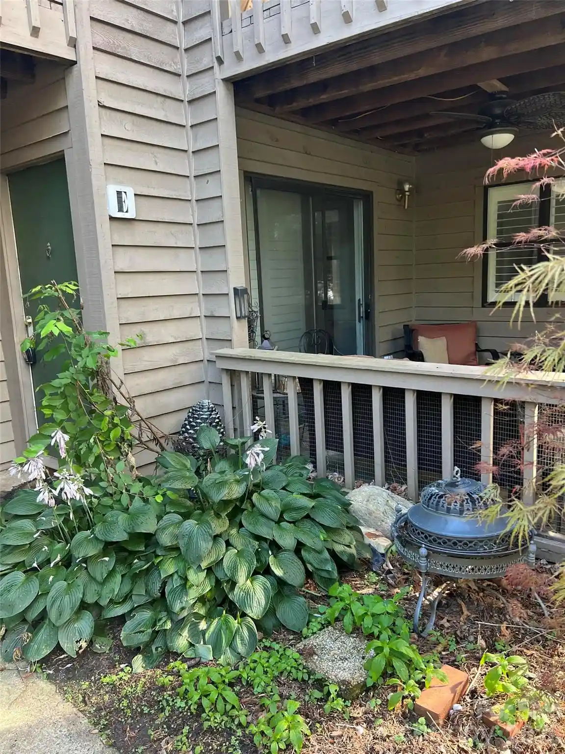 Listing Photo 2 - Condo for sale in 4134 Charlotte Hwy located at 4134 Charlotte Hwy, Lake Wylie, SC 29710 - Unit 4134 Charlotte Hwy