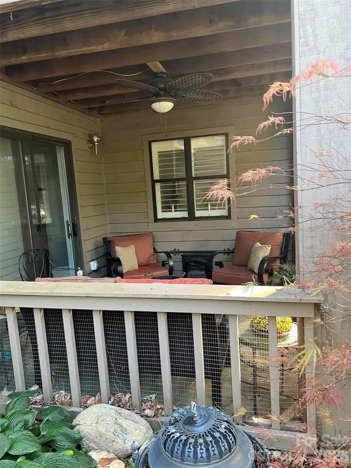 Listing Photo 3 - Condo for sale in 4134 Charlotte Hwy located at 4134 Charlotte Hwy, Lake Wylie, SC 29710 - Unit 4134 Charlotte Hwy