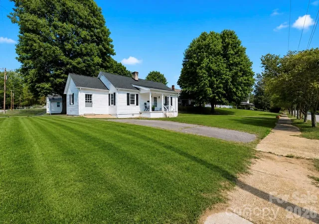 Homes for sale in Taylorsville, NC | 267 S Center St, Taylorsville, NC 28681 | MLS# 4394558