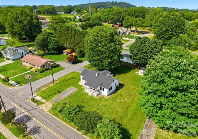 Homes for sale in Taylorsville, NC | 267 S Center St, Taylorsville, NC 28681 | MLS# 4394558