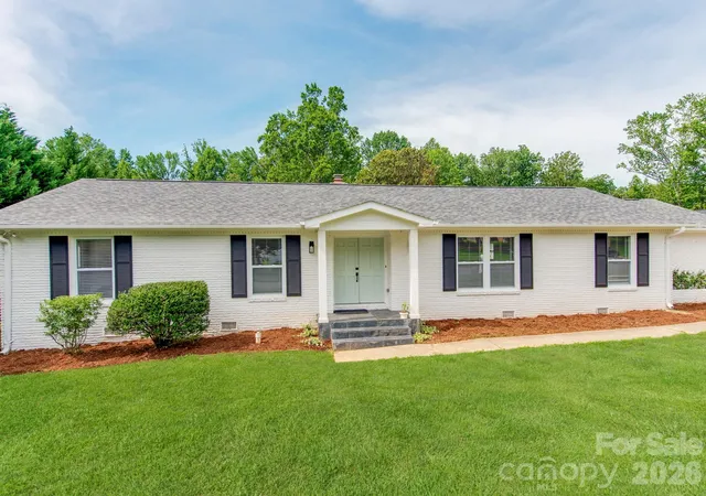 Photo 3 of Single family home for sale at 629 Belmorrow Dr, Charlotte, NC 28214 | MLS# 4394575 | Listing updated on 2026-09-27