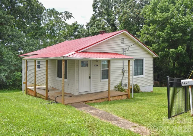 Photo 1 of Single family home for sale at 622 Green St Loop, Marion, NC 28752 | MLS# 4394578 | Listing updated on 2026-09-14