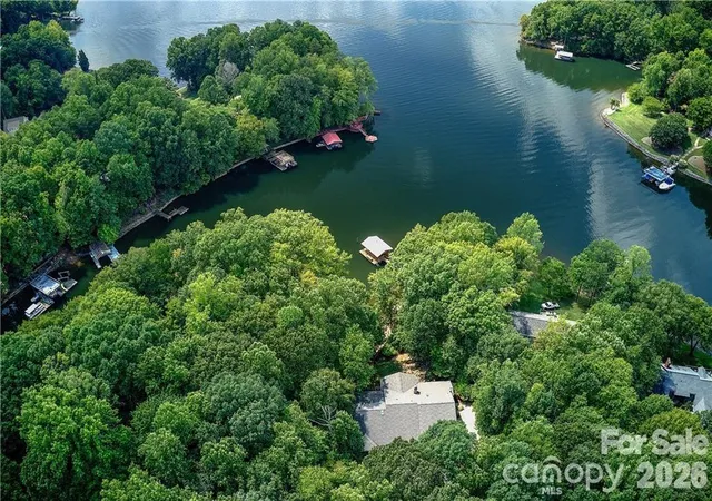 Photo 1 of Single family home for sale at 105 Quail Ln, Mooresville, NC 28117 | MLS# 4394602 | Listing updated on 2026-10-29