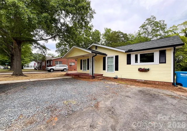 Homes for sale in Albemarle, NC | 307 Leonard Ave, Albemarle, NC 28001 | MLS# 4394621